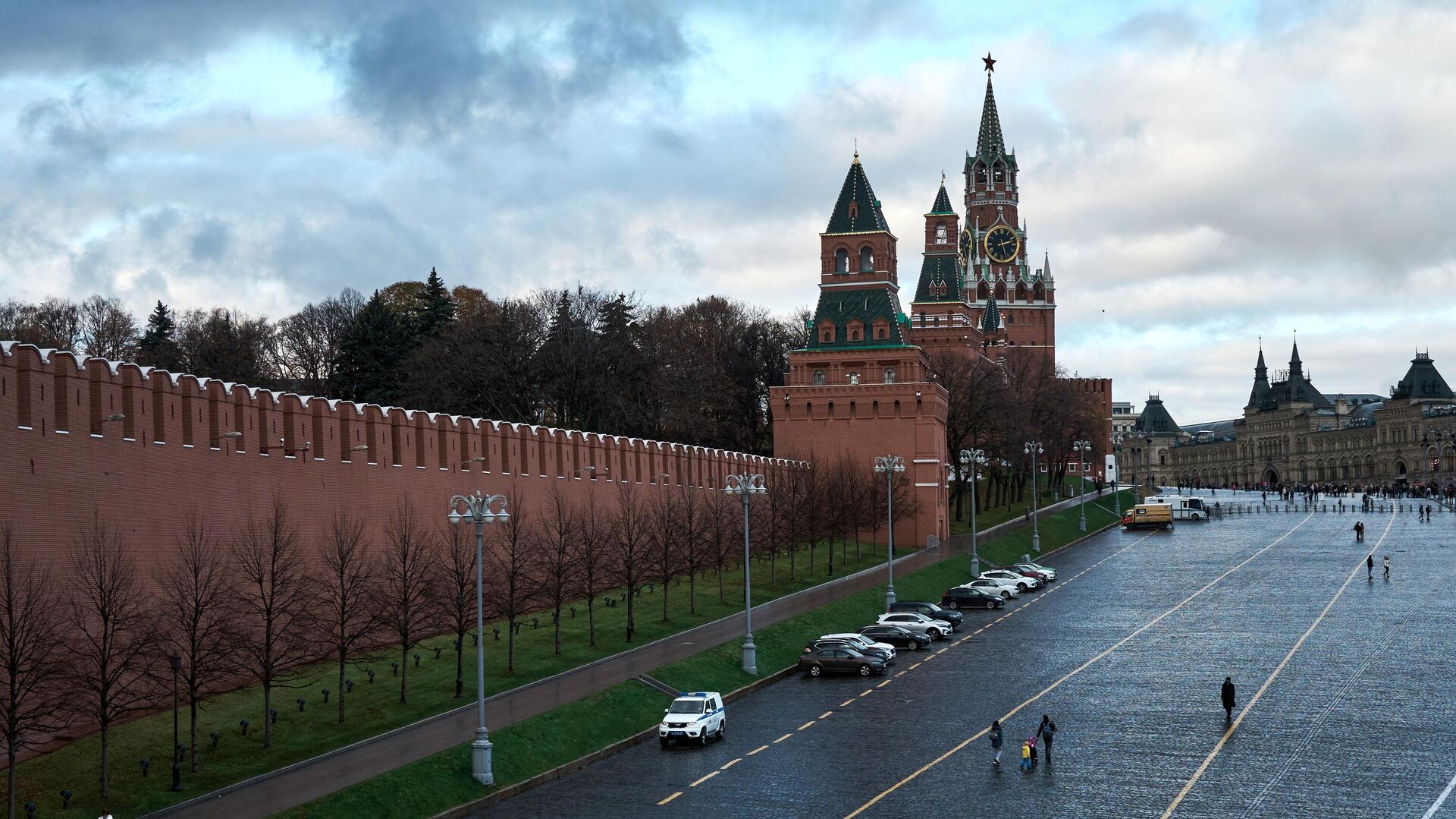 Вид на Спасскую башню Кремля - РИА Новости, 1920, 28.06.2022