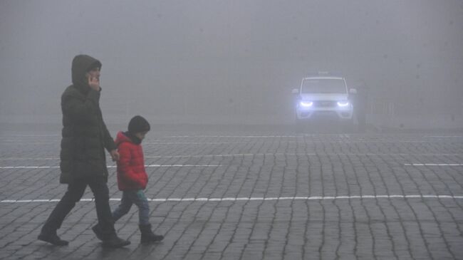 Люди на Красной площади в Москве