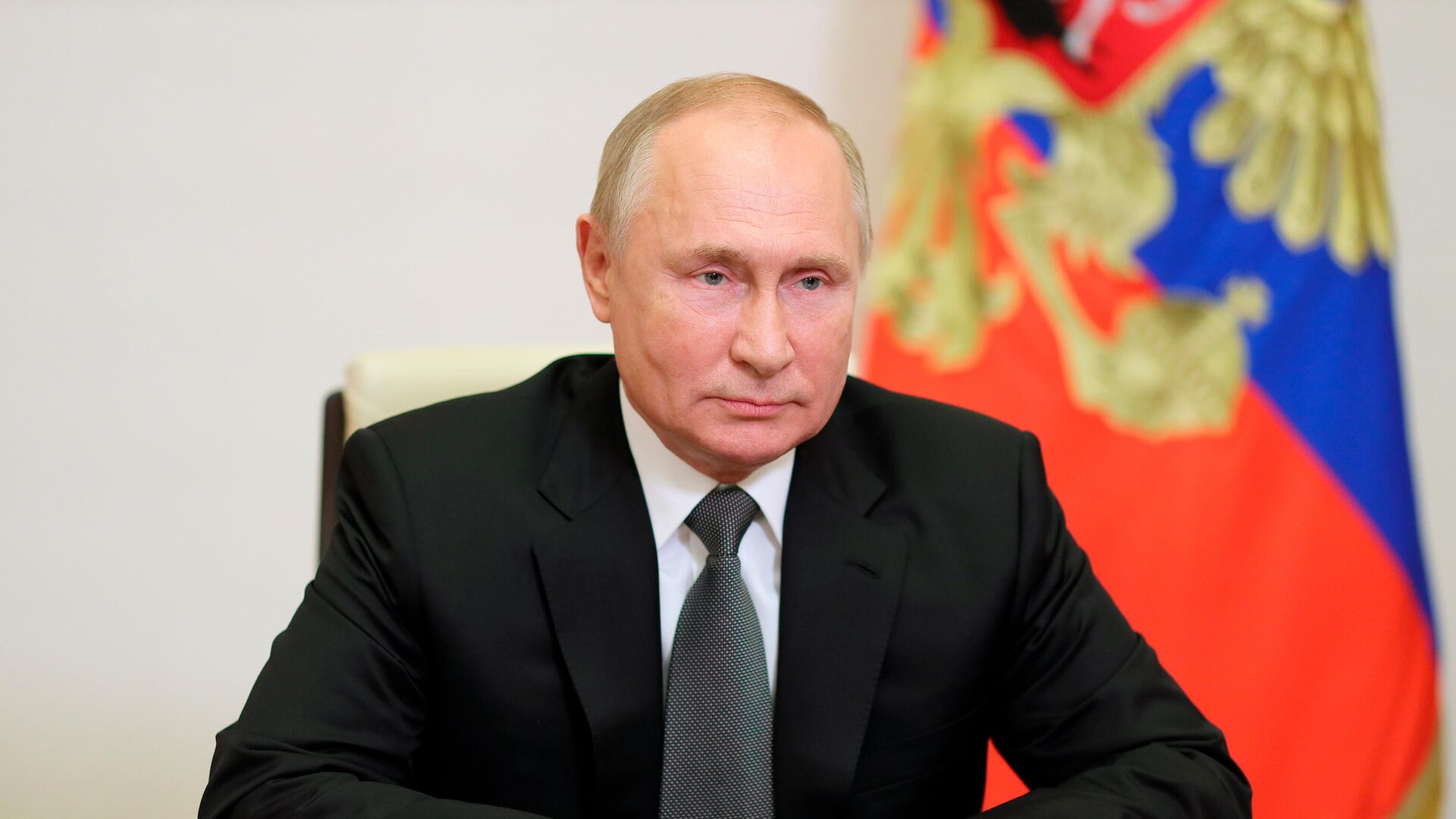 Путин заявил о повышении МРОТ в 2022 году