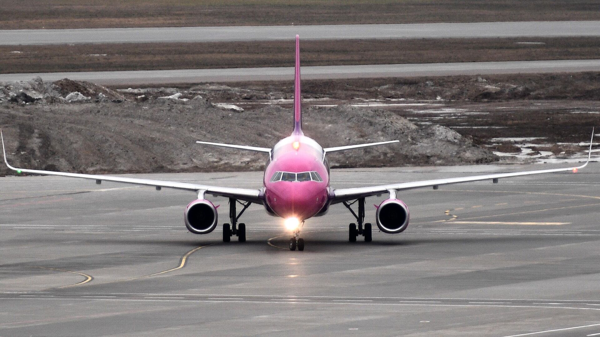 Самолет авиакомпании Wizz Air - РИА Новости, 1920, 16.10.2024