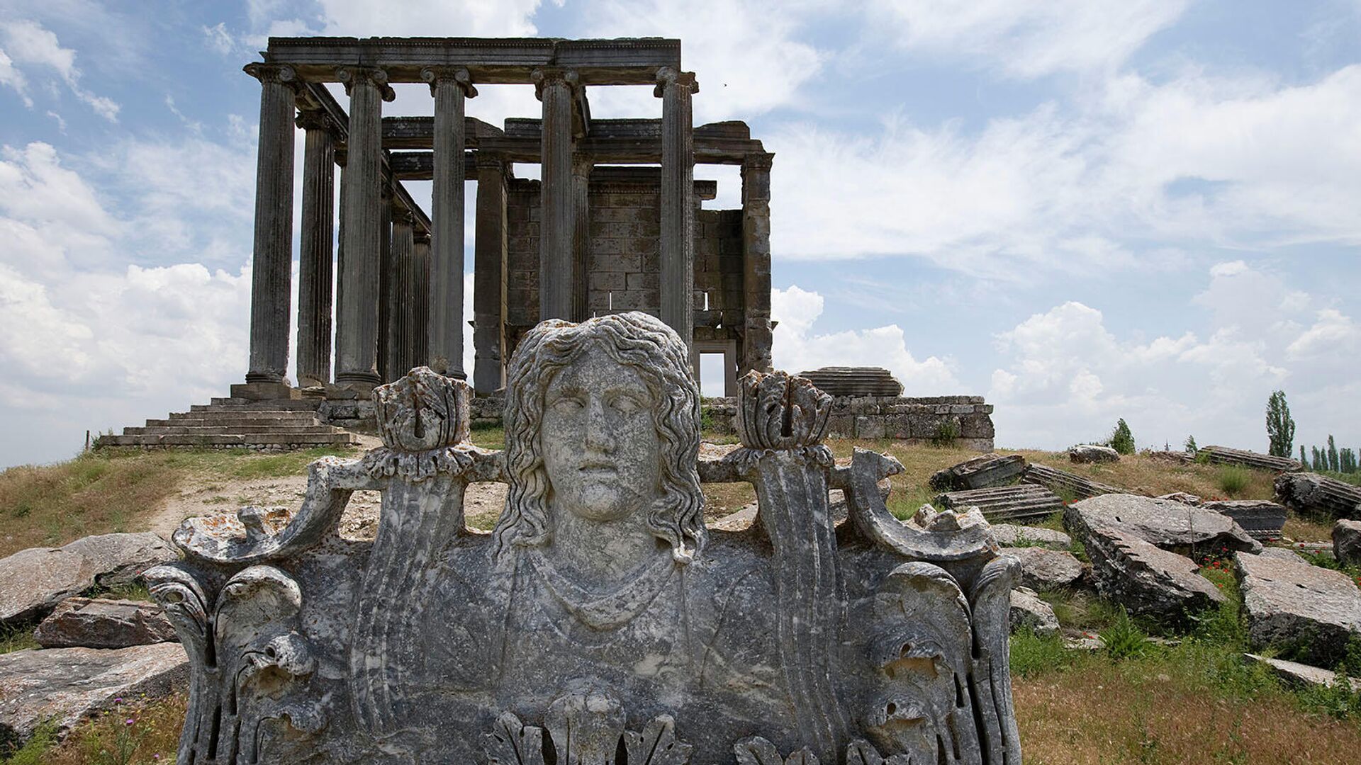 Храм Зевса в древнегреческом городе Айзаной0