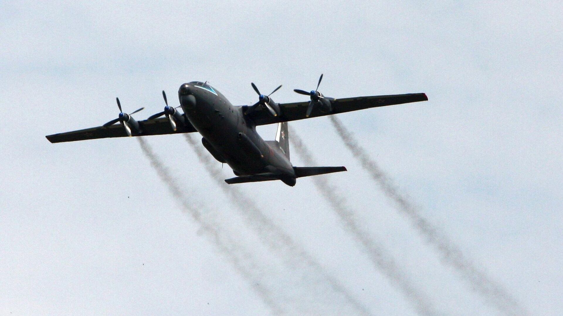 Военно-транспортный самолет Ан-12 - РИА Новости, 1920, 03.11.2021