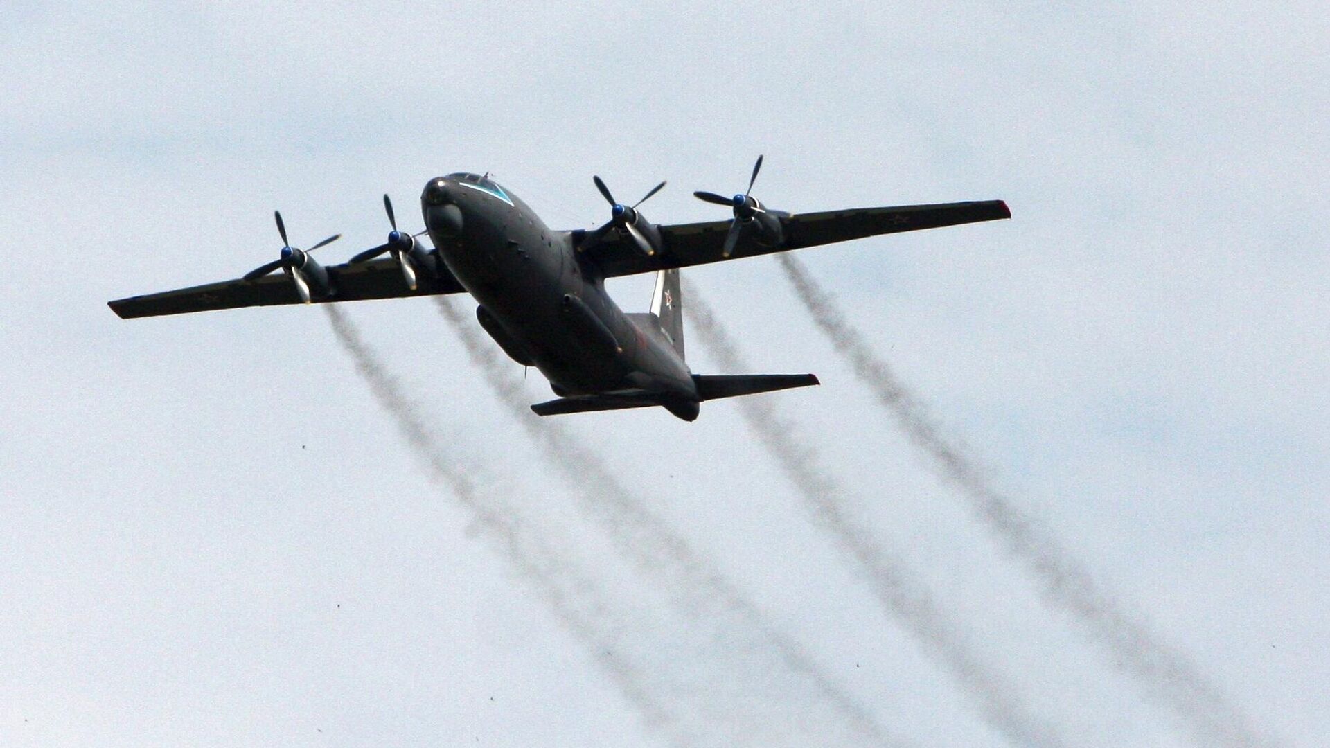 Военно-транспортный самолет Ан-12 - РИА Новости, 1920, 03.11.2021