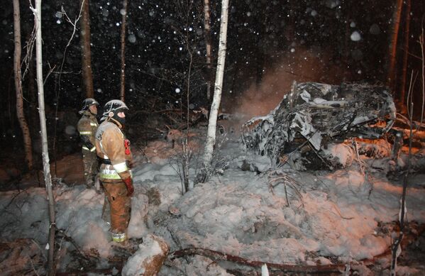 Обломки самолета Ан-12, потерпевшего крушение и сгоревшего в Иркутской области