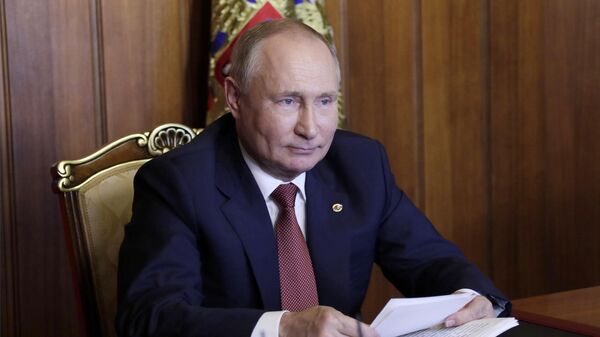 Президент РФ Владимир Путин принимает участие в режиме видеоконференции в заседании Высшего Государственного Совета Союзного государства