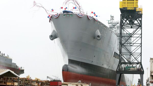 Военно-морские силы США назвали танкер-заправщик в честь первого открытого политика-гея в Соединенных Штатах и активиста Харви Милка