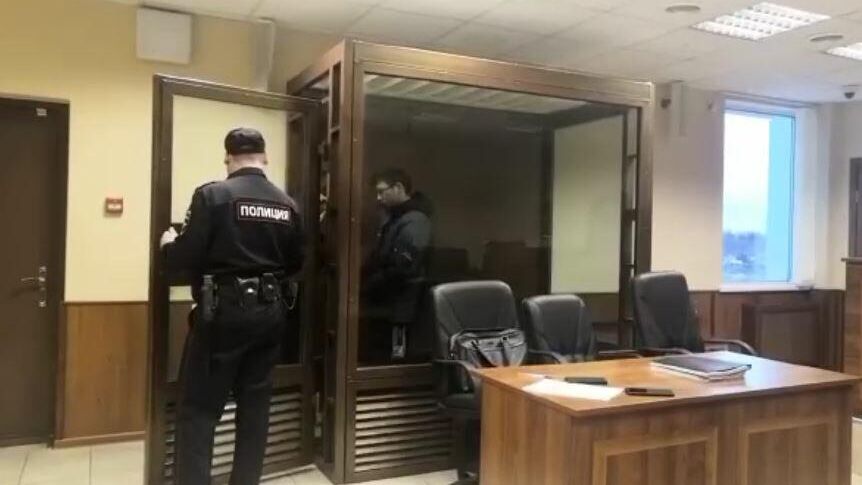 Обвиняемый в покушении на убийство в Новой Москве в зале суда. Кадр из видео - РИА Новости, 1920, 07.11.2021