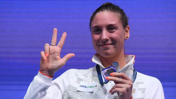 Анастасия Кирпичникова (Россия), завоевавшая золотую медаль на дистанции 400 метров вольным стилем среди женщин на чемпионате Европы по плаванию на короткой воде в Казани. 