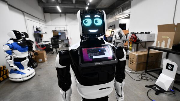 Тестирование роботов Promobot V.4 в цехе компании по производству роботов Промобот в Перми