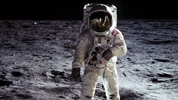 Астронавт Эдвин Олдрин на поверхности Луны. Архивное фото