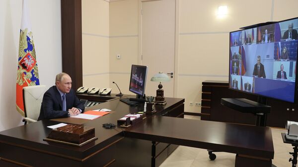 LIVE: Путин проводит совещание по ВПК