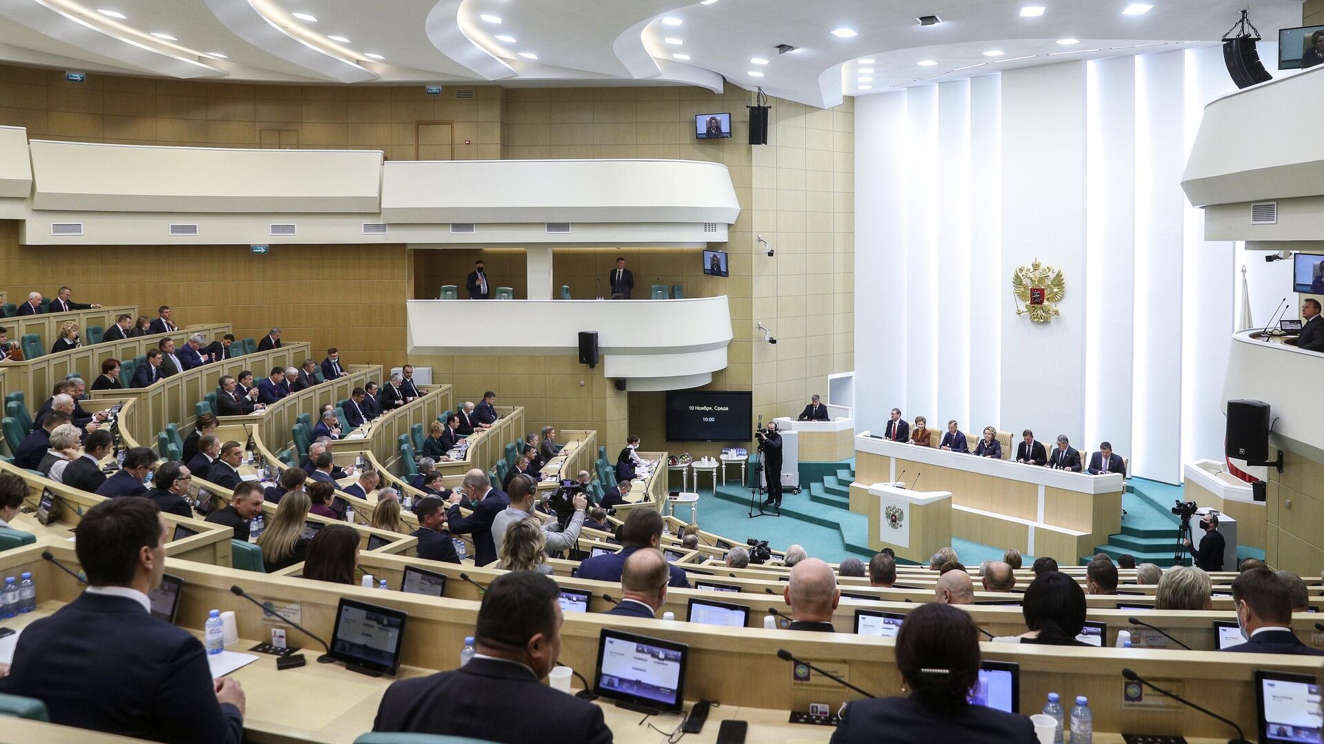 Матвиенко призвала сенаторов к дисциплине на пленарном заседании