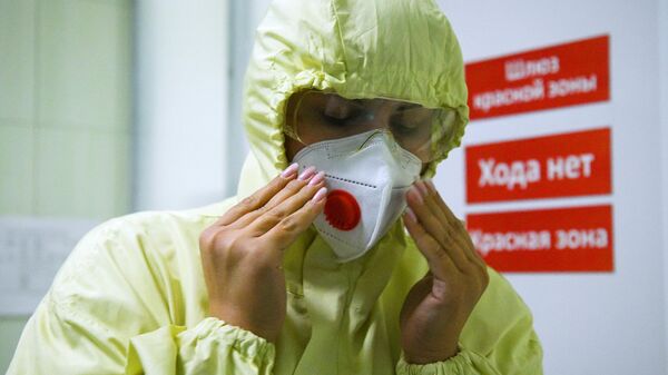 В РПЦ советуют противникам вакцинации "надеть комбинезончик в красную зону"