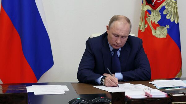 Путин исключил экс-главу горсовета Евпатории из состава Госсовета