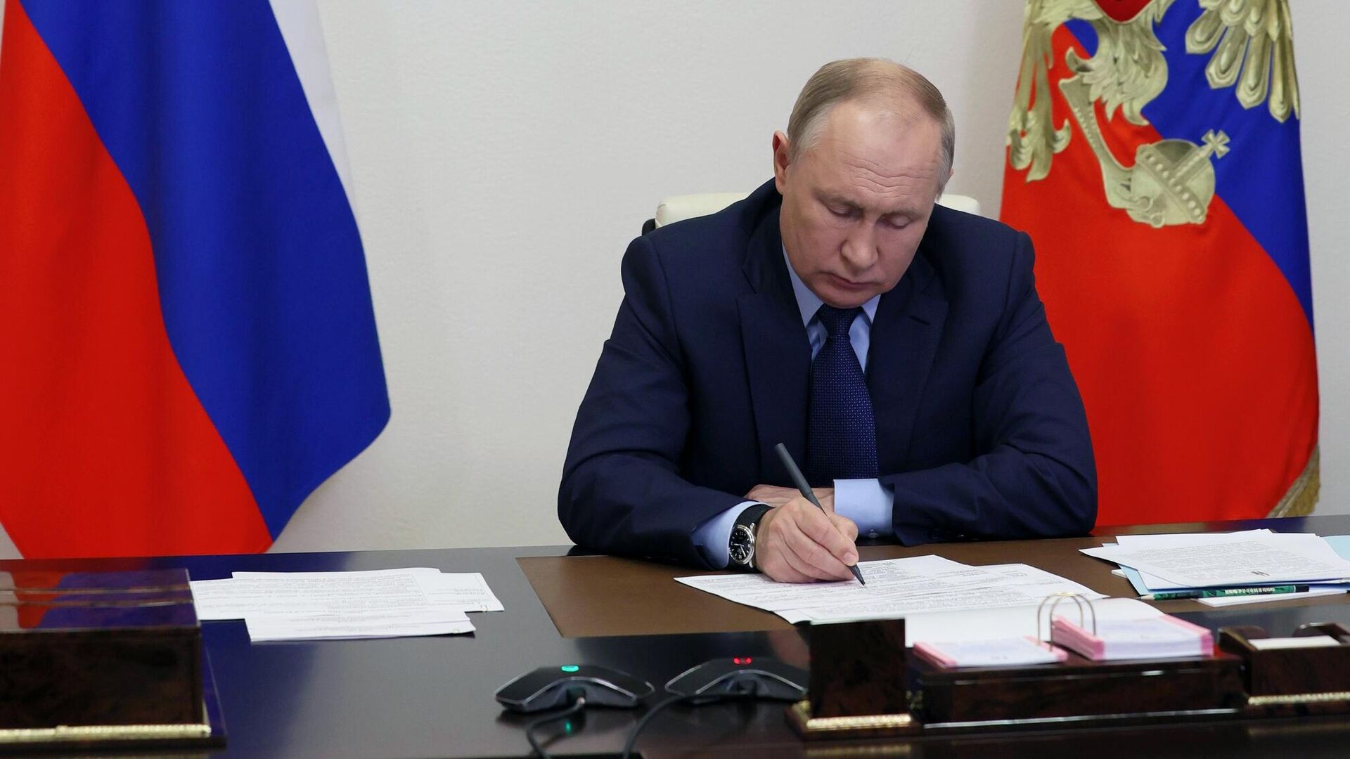 Путин исключил экс-главу горсовета Евпатории из состава Госсовета