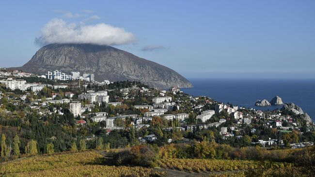 Вид на гору Аю-Даг в Крыму