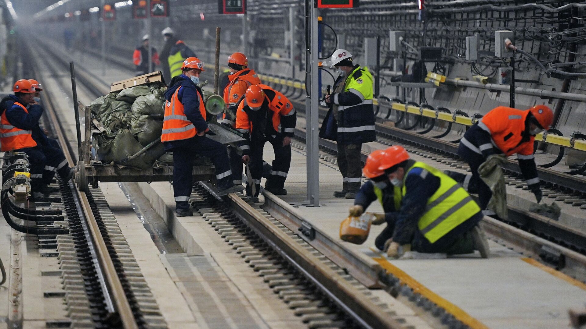 Рабочие на строительстве станции метро - РИА Новости, 1920, 20.12.2021