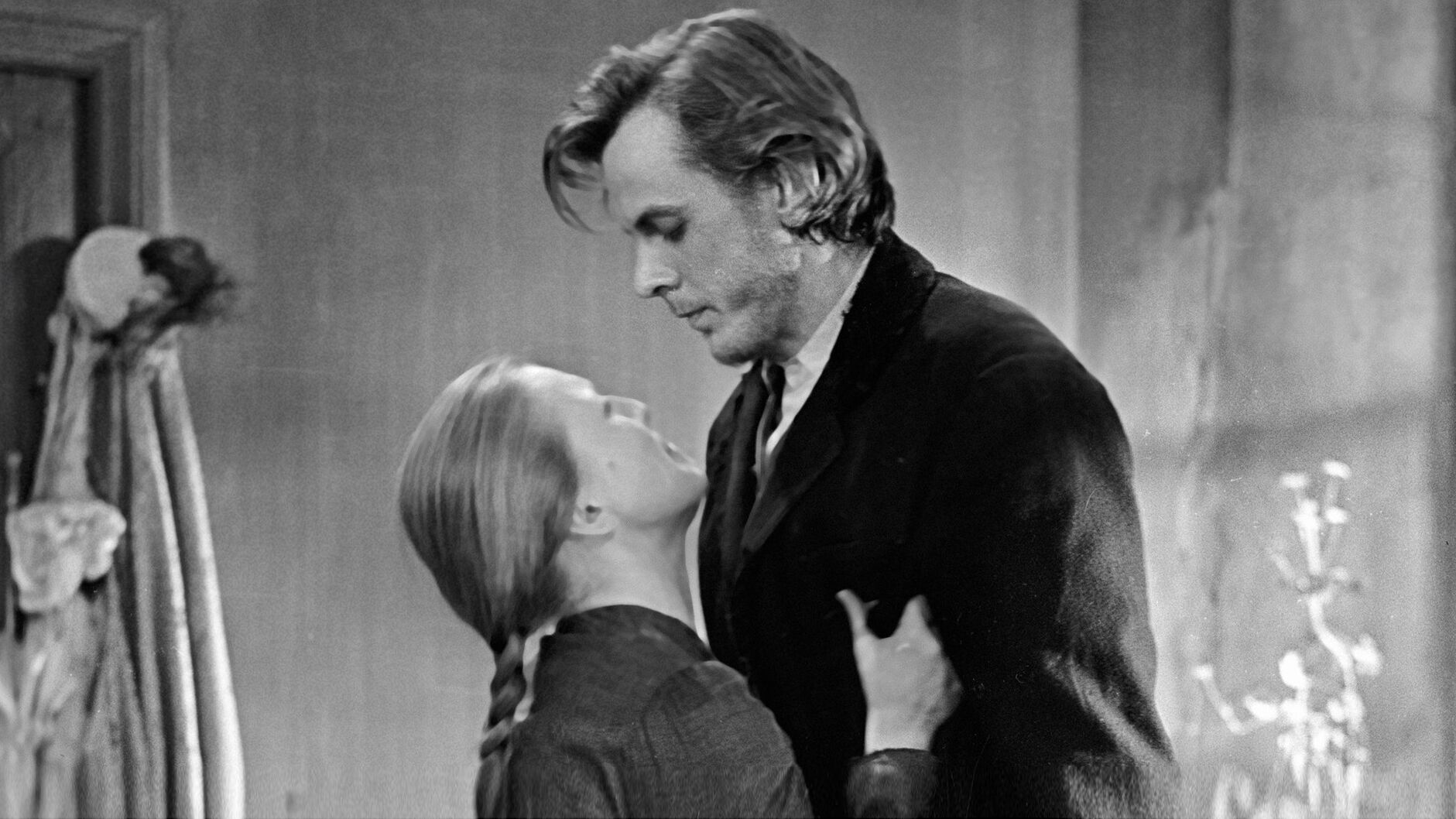 Татьяна Бедова и Георгий Тараторкин на съемках кинофильма Преступление и наказание  - РИА Новости, 1920, 11.11.2021