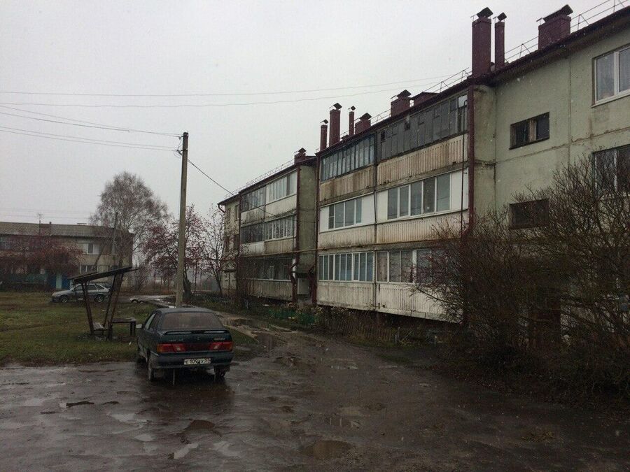 Дом, где жил Шаяхмедов (слева), и дом, где жил пропавший мальчик (справа)