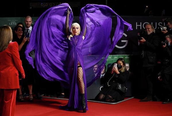 Леди Гага на премьере фильма Дом Gucci на Лестер-сквер в Лондоне, Великобритания