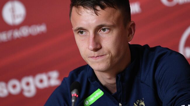 Александр Головин