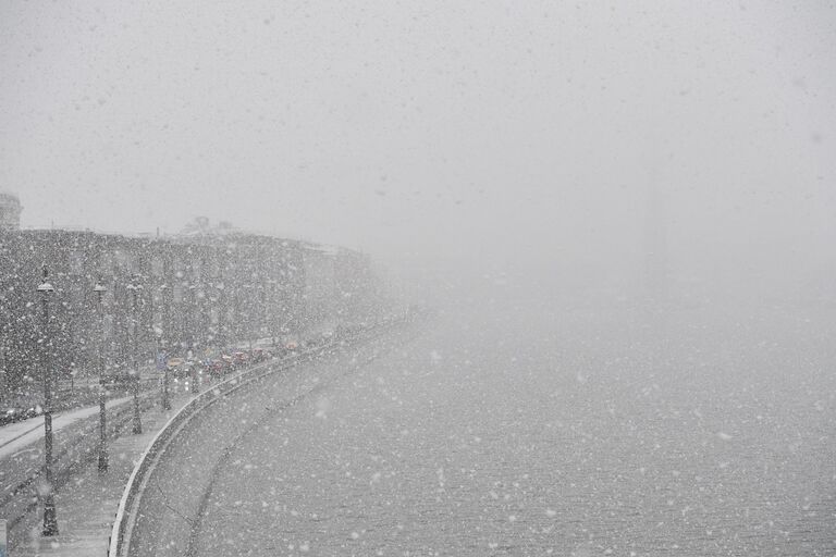 Снегопад в Москве 