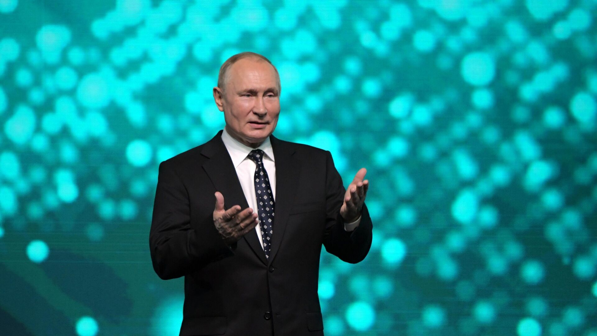 Путин рассказал о борьбе с угрозами технического прогресса