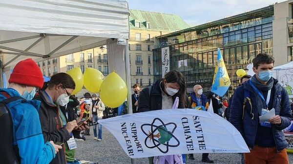 Митинг в защиту климата и атомной энергетики в Берлине