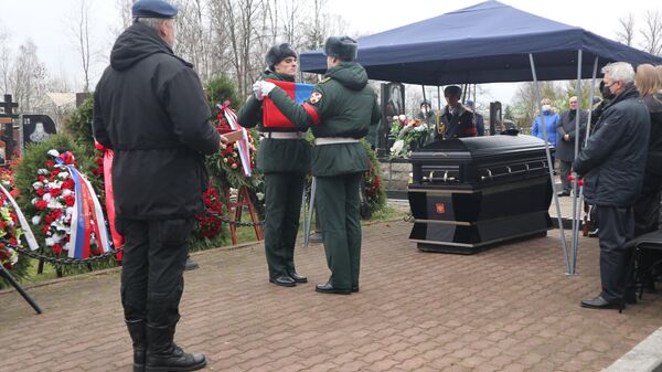 В Санкт-Петрбурге состоялись похороны подполковника полиции Евгения Захарова, погибшего при исполнении служебных обязанностей