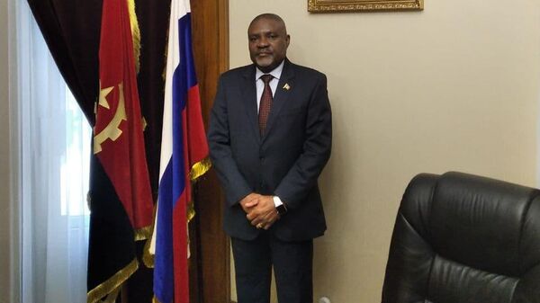 Посол Анголы в России Аугушту да Силва Кунья