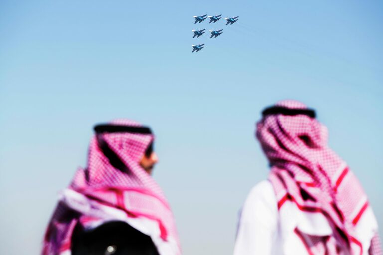 Выступление Русских Витязей на международном авиасалоне Dubai Airshow 2021 на международном авиасалоне Dubai Airshow 2021