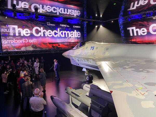 Легкий тактический самолет Checkmate на международном авиасалоне Dubai Airshow 2021