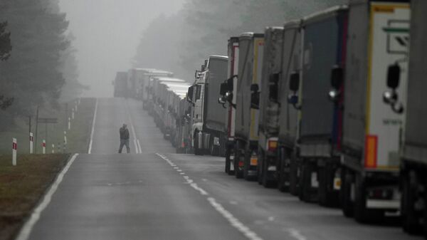 Очередь из грузовых машин на польско-белорусской границе