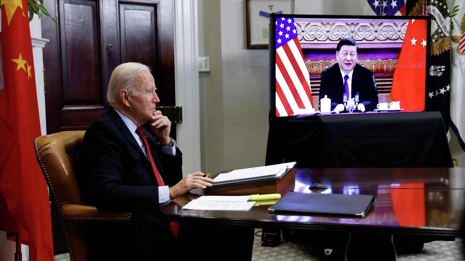 Президент США Джо Байден во время встречи с председателем КНР Си Цзиньпином в режиме видеоконференции - РИА Новости, 1920, 16.11.2021