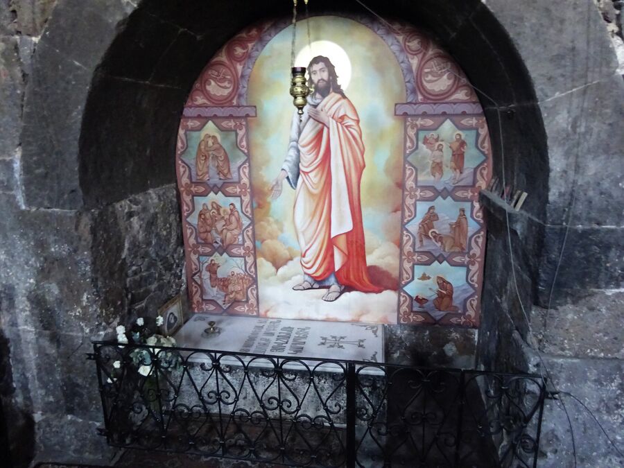 Монастырь Ованаванк, церковь Сурб-Григор. По преданию, здесь хранится частица мощей Иоанна Крестителя