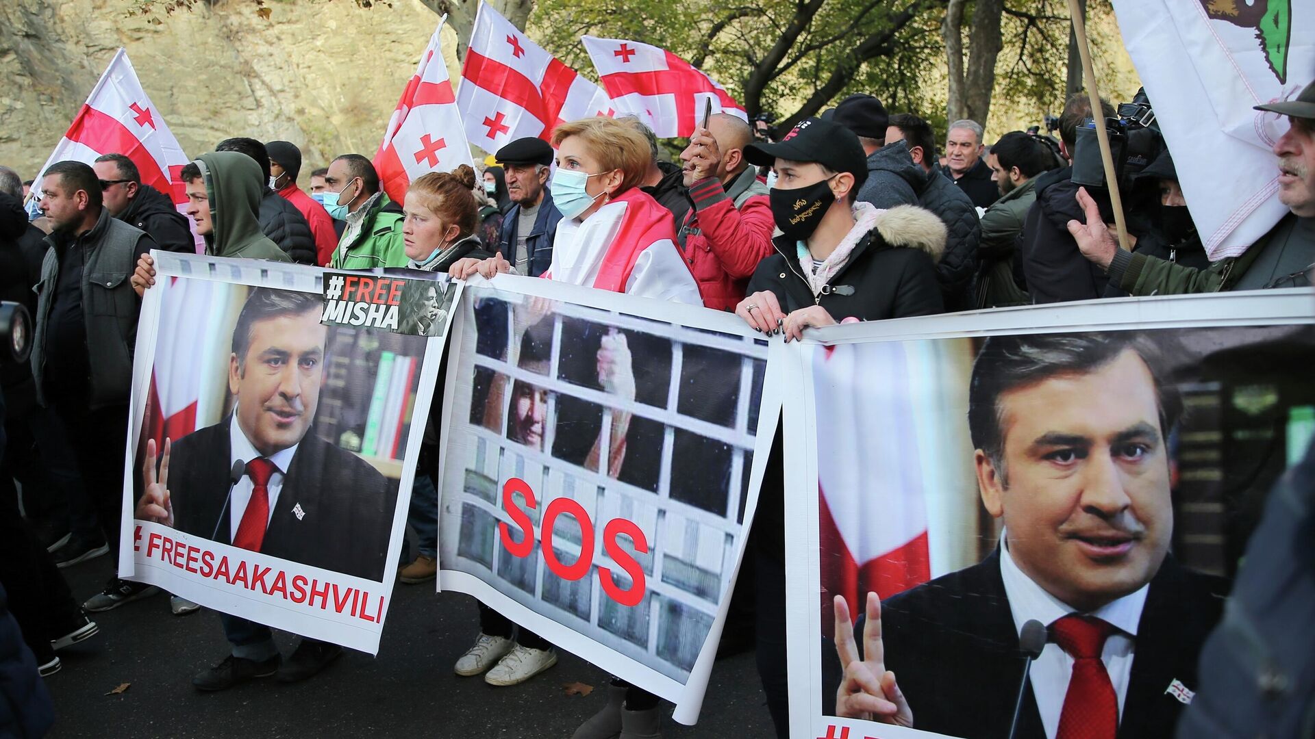 Сторонники Михаила Саакашвили на митинге в его поддержку в Тбилиси, Грузия - РИА Новости, 1920, 13.12.2021
