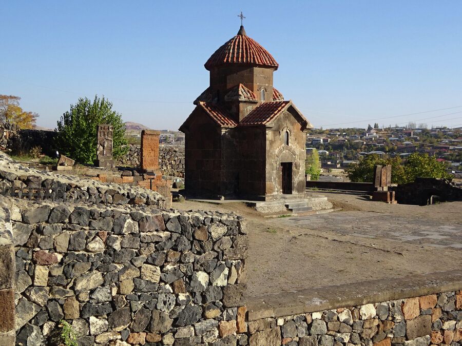 Церковь Кармравор сохранилась в оригинальном виде с 7 века