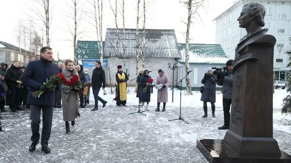 В селе Холмогоры состоялось торжественное открытие памятника Михаилу Васильевичу Ломоносову