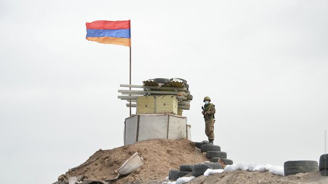 Армянские военнослужащие на границе с Азербайджаном