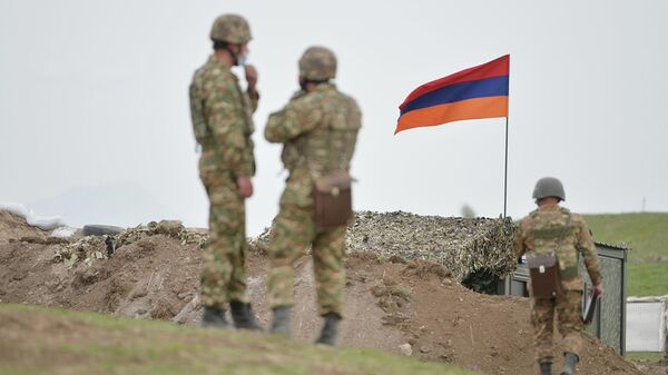 Армянские военнослужащие на границе с Азербайджаном