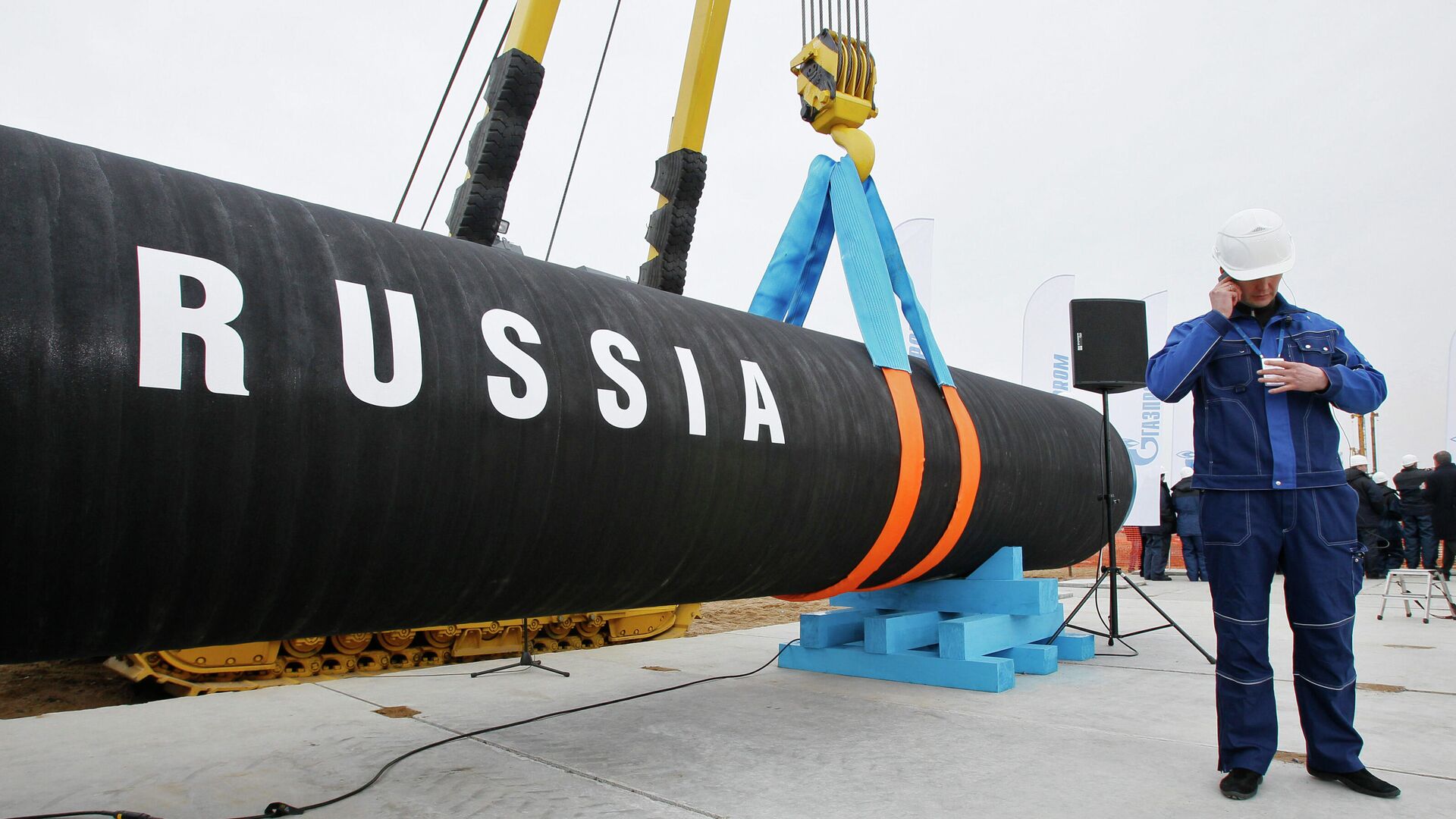 Worker at the opening ceremony of the Nord Stream 1920 gas pipeline, 11/29/2021