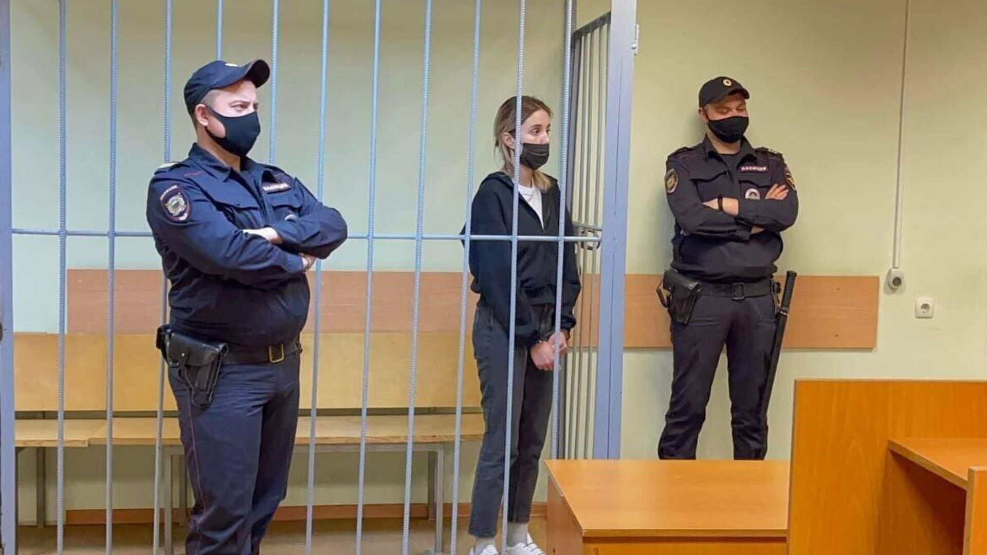 Валерия Башкирова, сбившая 16 июля на автомобиле Mazda троих детей, во время оглашения приговора в Солнцевском суде - РИА Новости, 1920, 19.11.2021