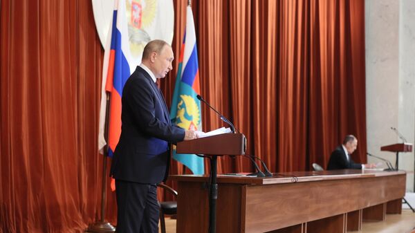 Президент РФ Владимир Путин выступает на расширенном заседании коллегии Министерства иностранных дел РФ