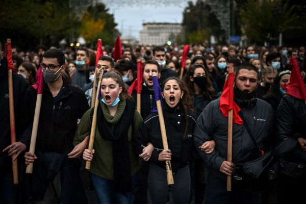 Марш протеста к посольству США в Афинах Марш протеста к посольству США в Афинах
