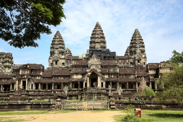 Индуистский храмовый комплекс Ангкор-Ват в провинции Сиемреап в Камбодже