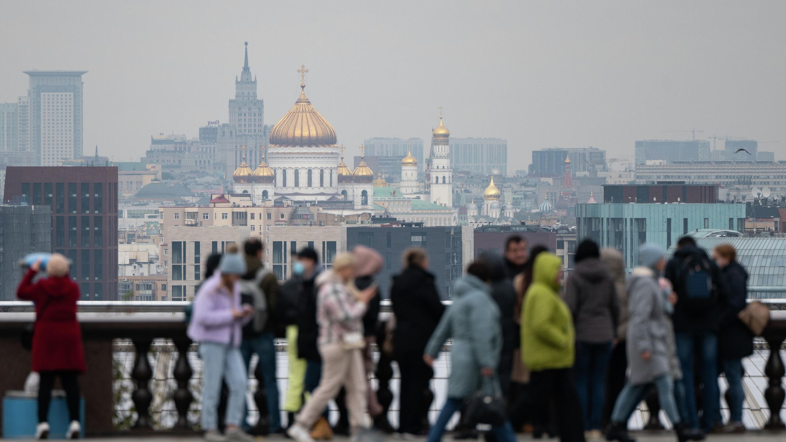 Москва 28 ноября. Воробьёвы горы Москва смотровая площадка. Вид с Воробьевых гор на Москву. Москва сейчас. Потепление в Москве.