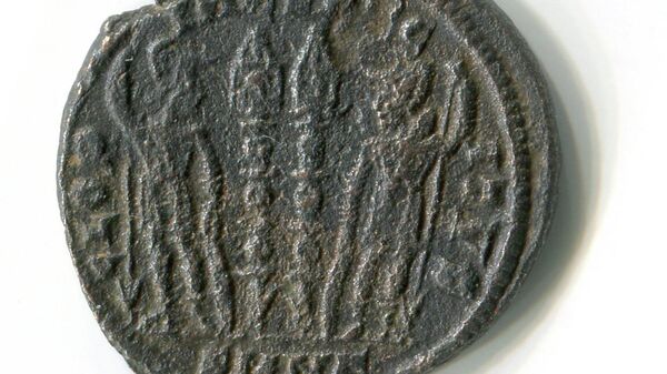 Монета с портретом Константина II, отчеканена в 330-335 годах в Никомедии.