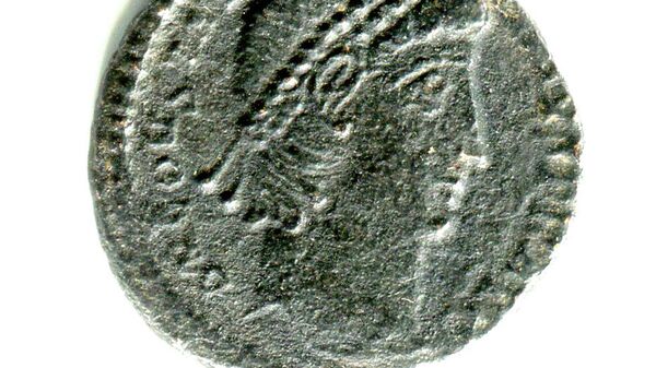 Монета Констанция II, отчеканена в 347-348 годах в Антиохии. 