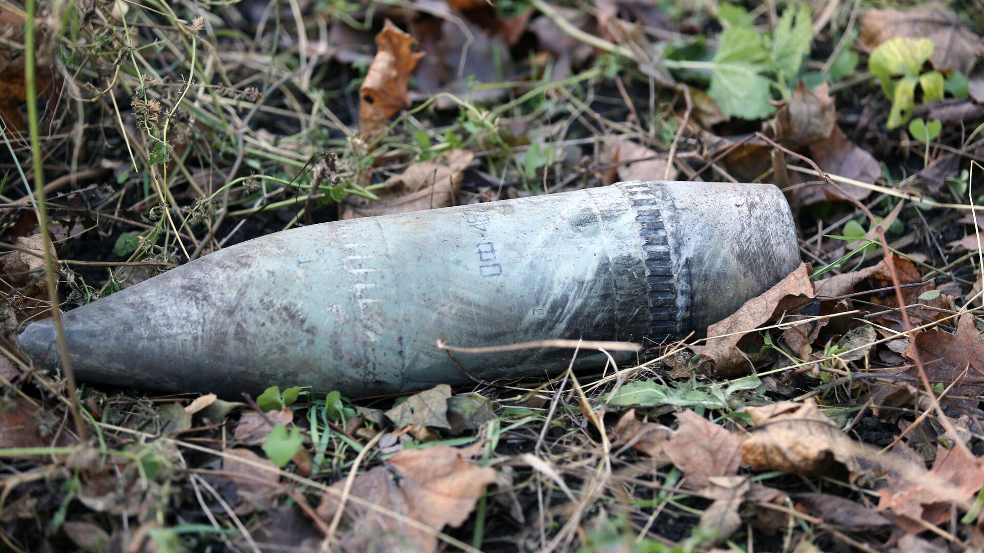 Неразорвавшийся снаряд 122-мм, найденный на территории Ясиноватского машиностроительного завода - РИА Новости, 1920, 24.02.2022