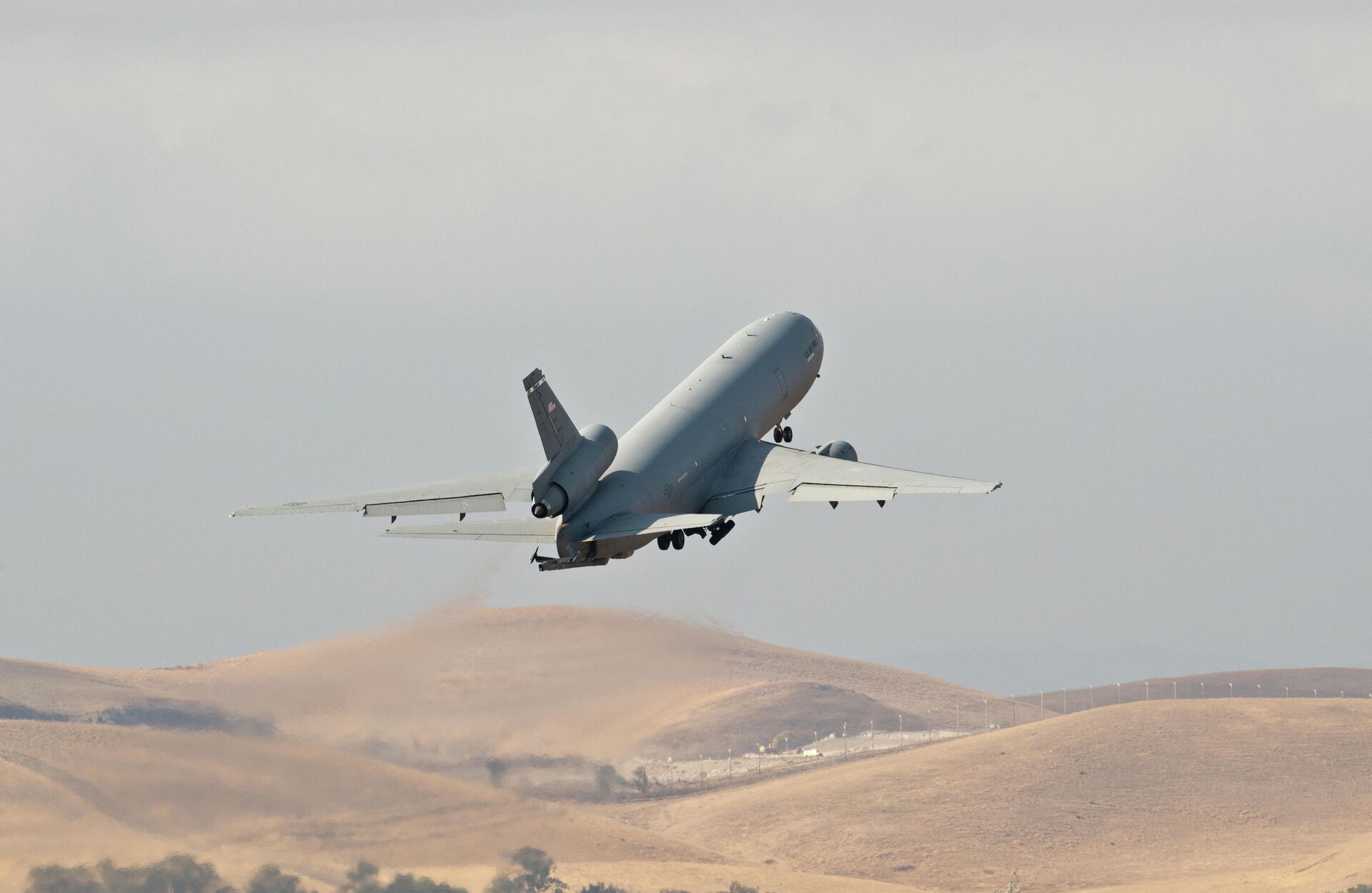 Американский самолет-заправщик McDonnell Douglas KC-10 Extender - РИА Новости, 1920, 15.11.2024